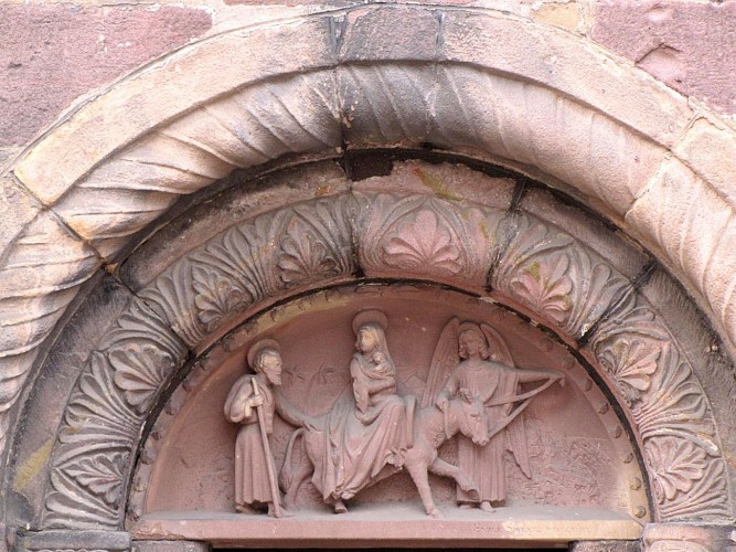 Tympan du portail nord Fuite en Egypte