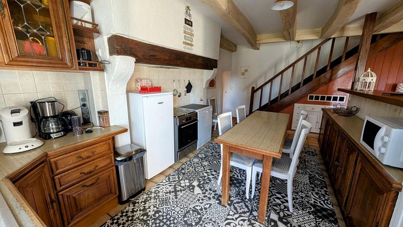 gite de Villetelle sur la commune de Cheissoux en Haute-Vienne - Limousin - Nouvelle Aquitaine - cuisine ouverte sur séjour_10