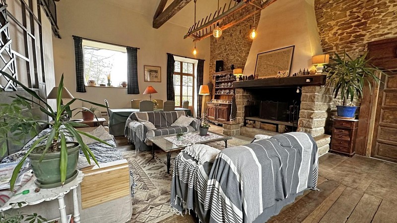 L?École de Combret à Saint Bonnet Briance en Haute-Vienne (Nouvelle-Aquitaine)_2