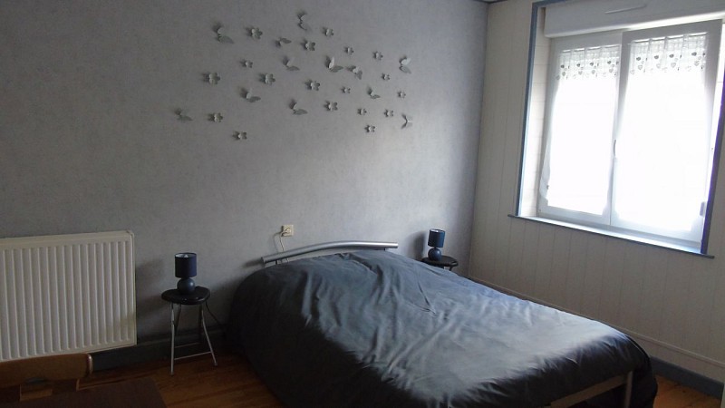 Chambre 2 avec salle de bain privée et dressing