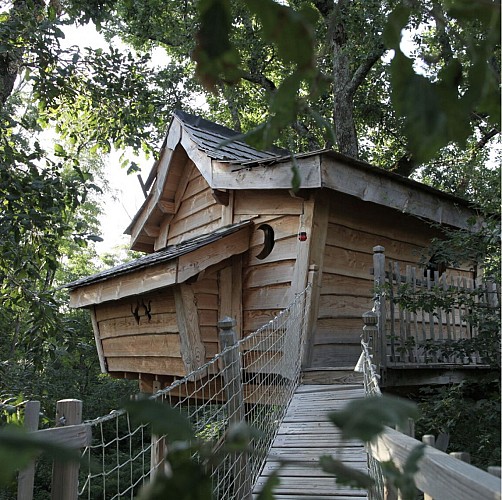 La cabane perchée - Colline de boutiès