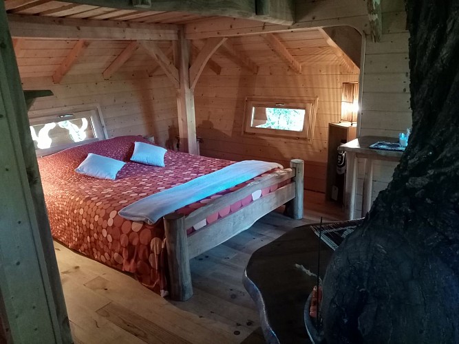 La cabane perchée - Colline de boutiès