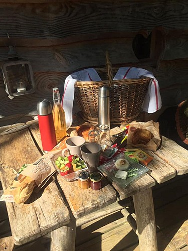 La cabane perchée - Colline de boutiès