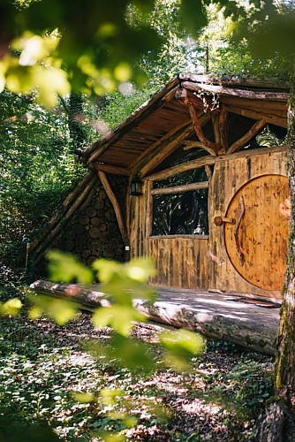 La maison de hobbit - Colline de boutiès