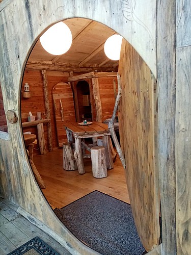 La maison de hobbit - Colline de boutiès