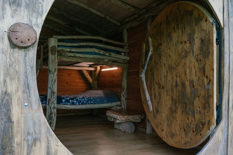 La maison de hobbit - Colline de boutiès