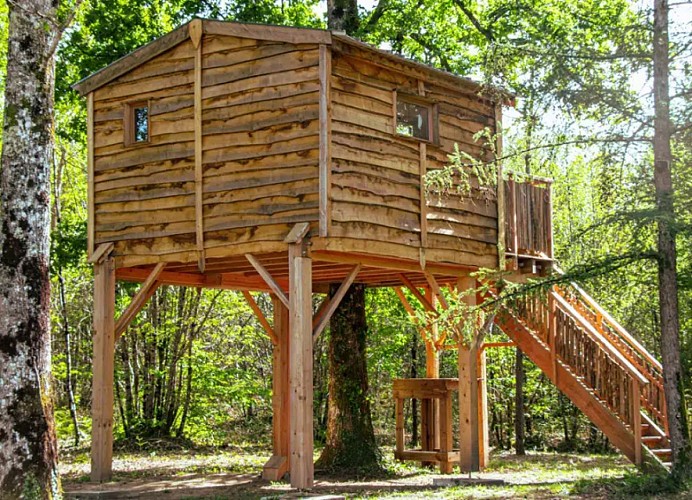Cabane Perchée en Dordogne - Nuit insolite - Les Cabanes du Roc