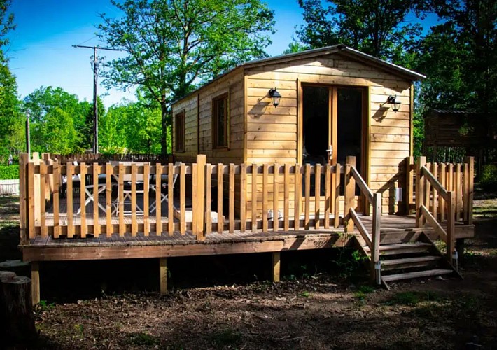 Hébergement Insolite Roulotte Bois en Dordogne (24) - St-Estèphe