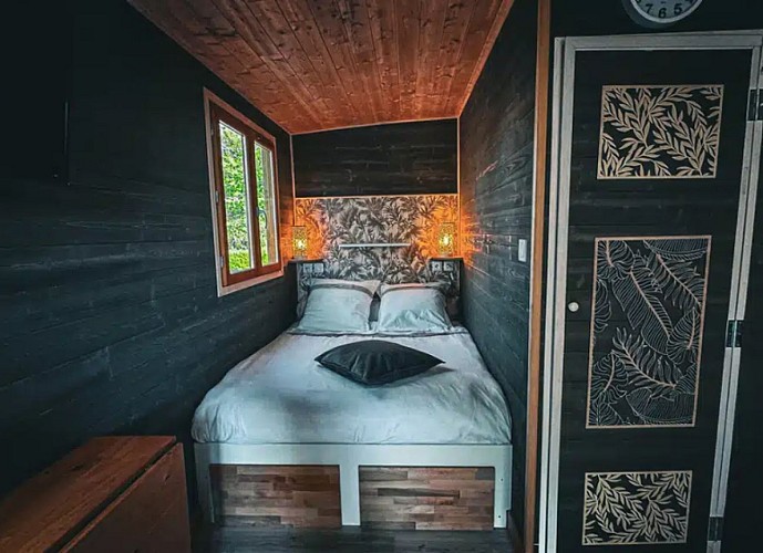 Hébergement Insolite Roulotte Bois en Dordogne (24) - St-Estèphe