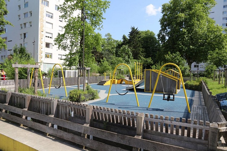 Aire de jeux Jules Verne 03 - Saragosse - Pau Pyrénées Tourisme