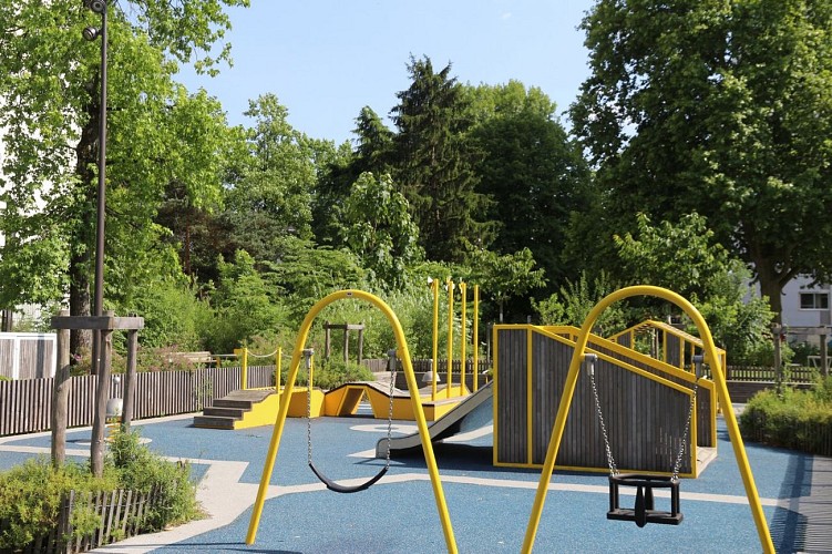 Aire de jeux Jules Verne 02 - Saragosse - Pau Pyrénées Tourisme