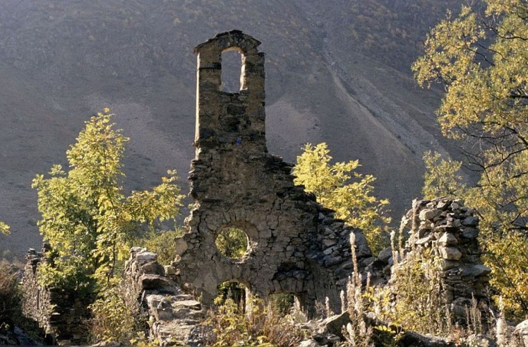Chapelle de Navette en ruine (avant restauration)