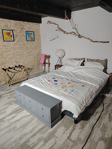 Chambrehotes-fleurey-drole de chaise...