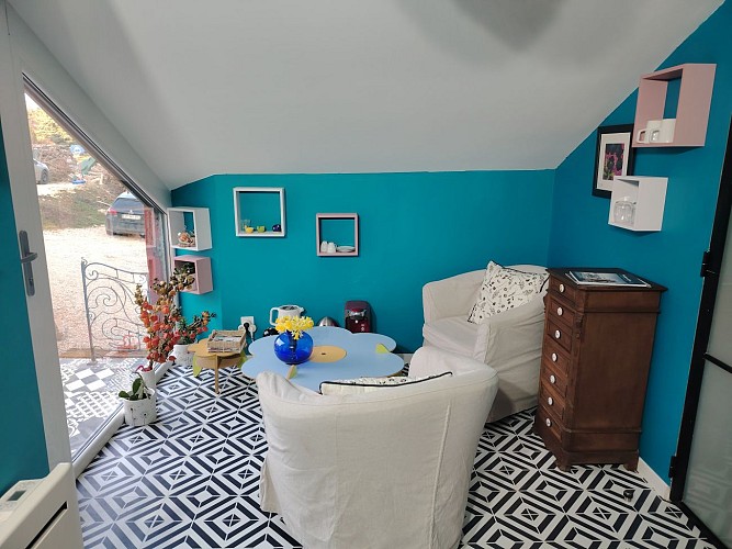 Chambre-dhotes-fleurey-dessoubre-coin petit dej...