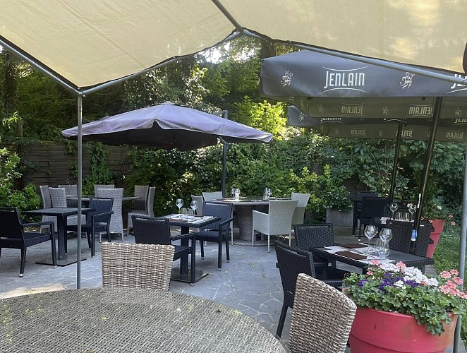 terasse-salon-jardin-unico-cote-jardin