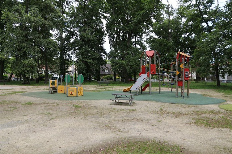 Aire de jeux Cadre Noir - Pau Pyrénées Tourisme