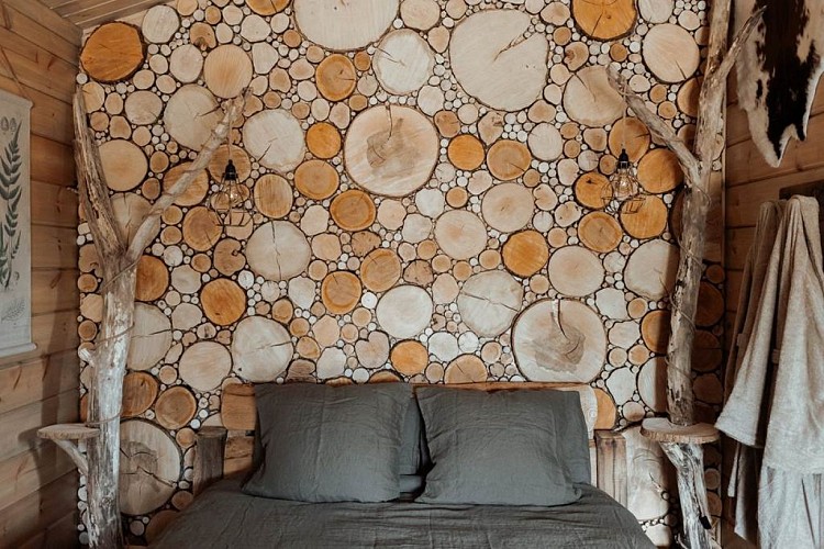 Cabane à l'ombre des charmes