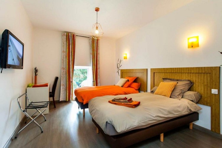 Chambres d'hôtes dans un ancien moulin, étang de 75 ares, pêche - Lonny - Ardennes