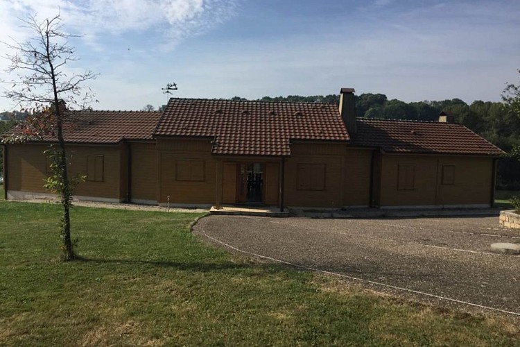Gîte des Etangs de Bairon, chalet de charme dans un parc arboré avec ses 3 étangs - Louvergny - Ardennes