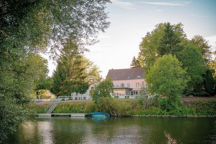 Hôtel Restaurant "L'Auberge du port"