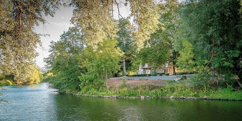 Hôtel Restaurant "L'Auberge du port"