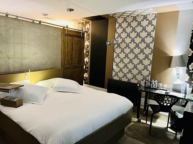 Hôtel Urban Style Logis "Le Dormeur du Val"