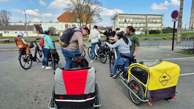 Location de vélos avec remorques pour les enfants et les chiens