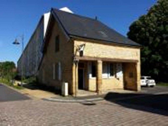 Corps de Garde - vestige de remparts du 14e siècle