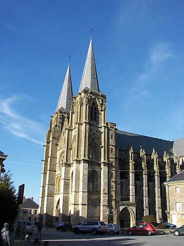 Eglise Abbatiale Notre Dame de Mouzon