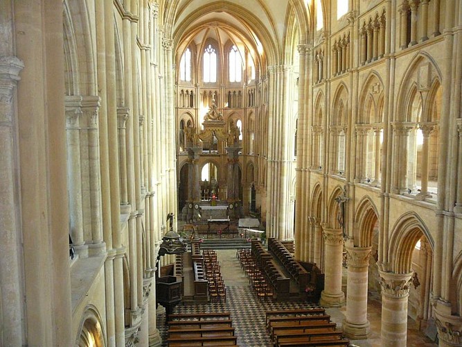 Abbatiale Notre Dame de Mouzon