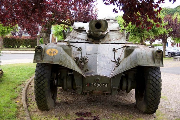 Engin Blindé de Reconnaissance - Place de Daigny