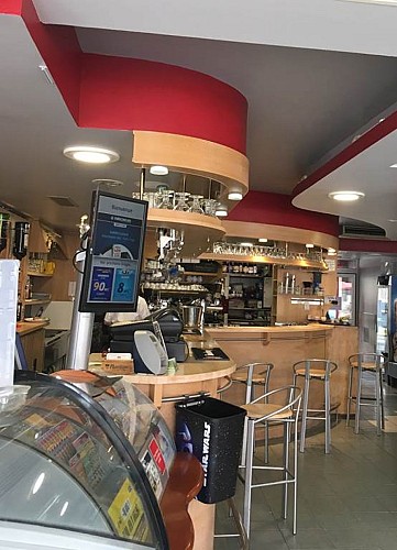 Restaurant "Le Central Bar"