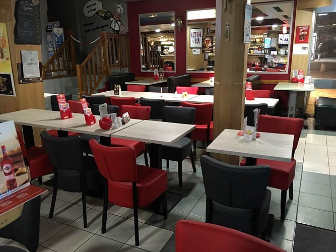 Restaurant "Le Central Bar"