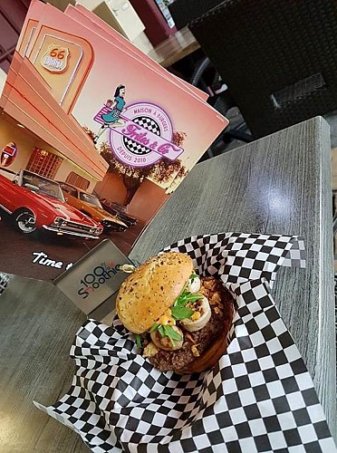 Restauration rapide "Frites &amp; Co"