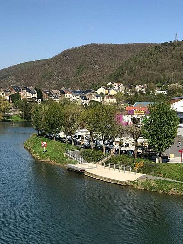 Aire de camping-car (Revin)