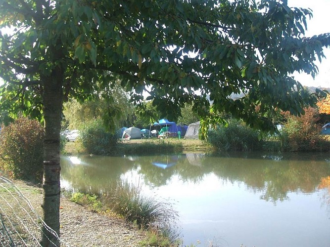 Camping Les Naïades - l'étang de pêche