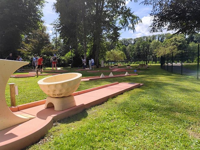 Mini-golf
