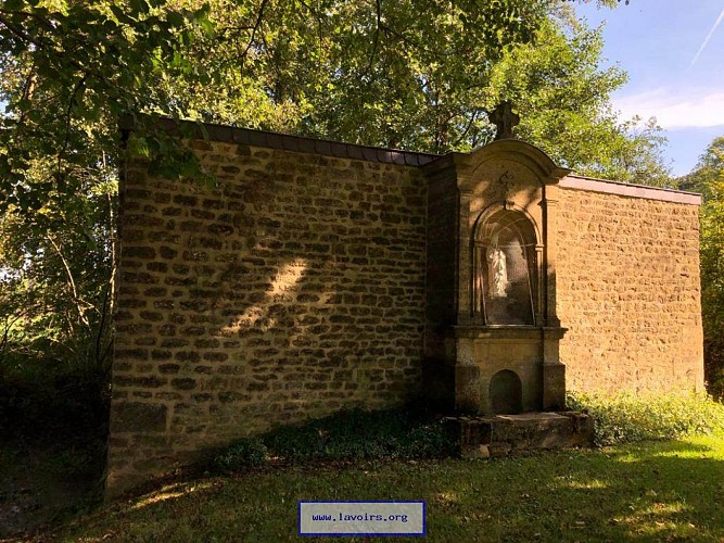 Ancien lavoir fontaine