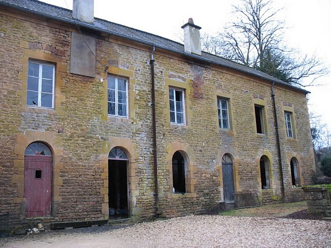 Ancienne usine de fabrication des métaux dite forge de la Halle