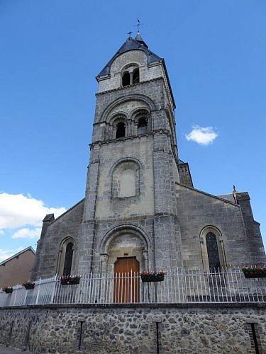 Eglise Saint Rémi de Noyers Pont Maugis