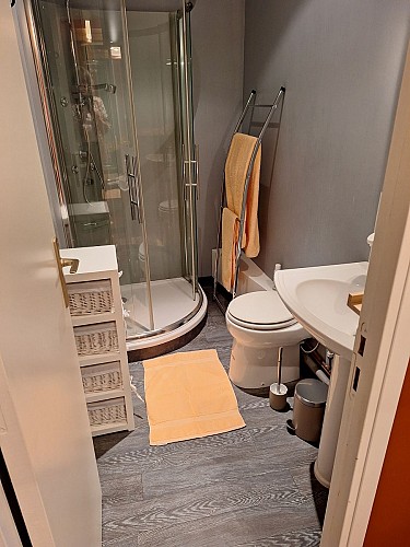 Douche et wc privatifs