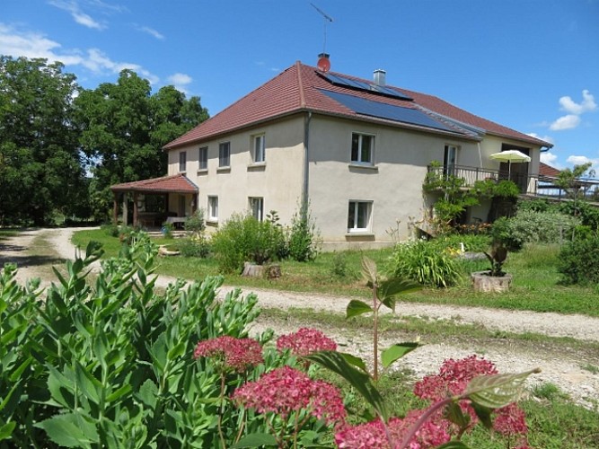 Maison vue du jardin- Ô prés d'ici