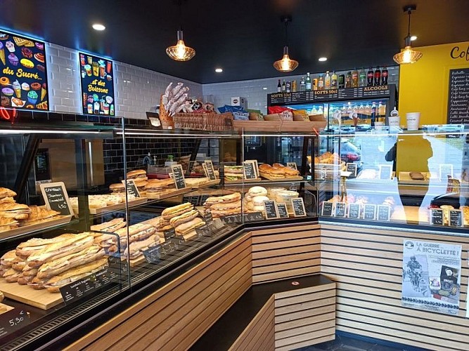 sainte-mere-eglise-snack-time-3