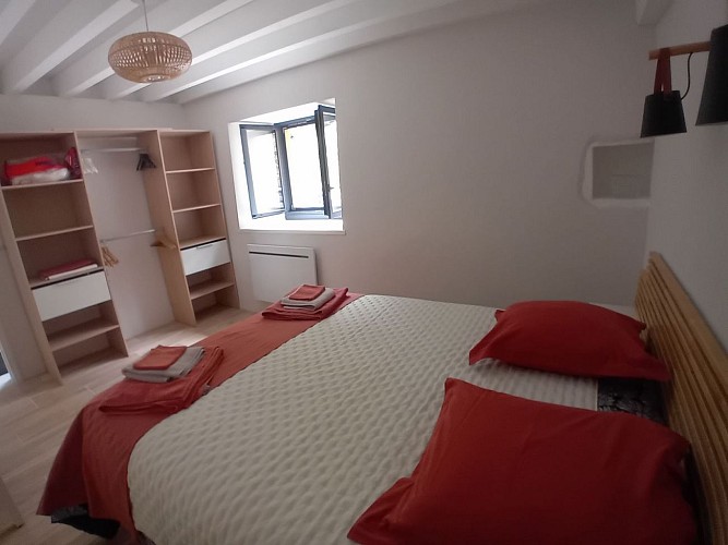 Chambre 1 avec rangement