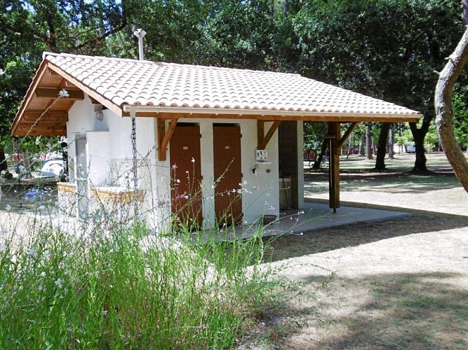 AIRE NATURELLE DE CAMPING MAISONNEUVE