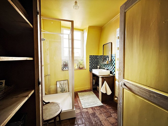 Salle de bain partagée