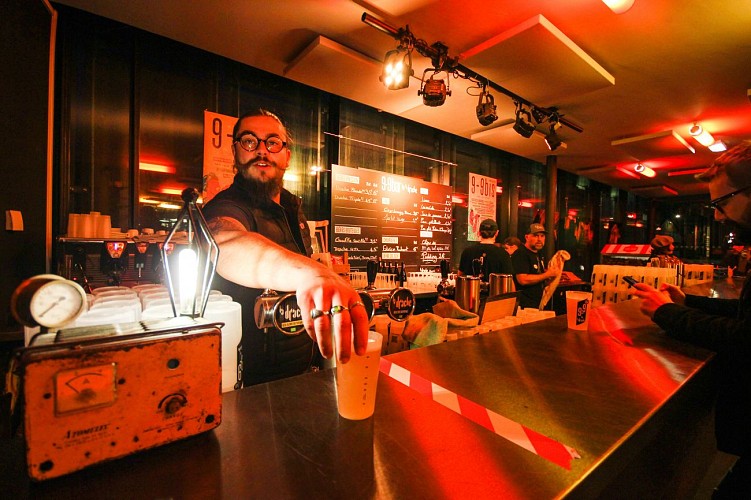 Le 9-9 bar
