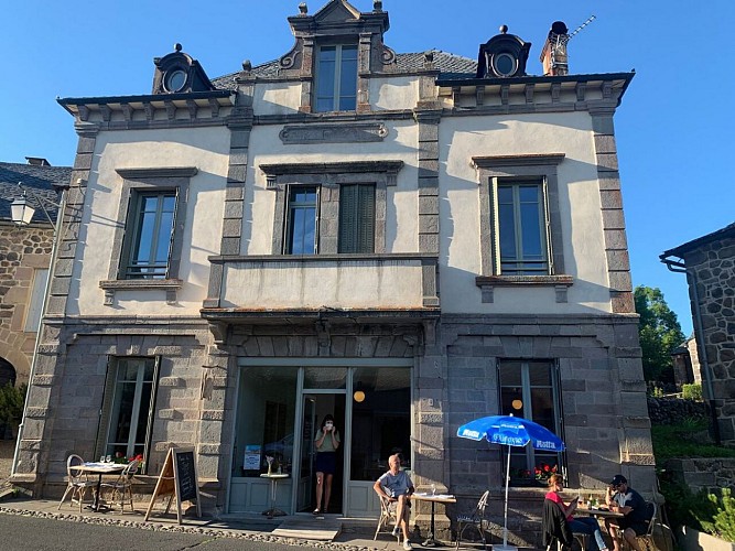 Auberge L'Epicerie de Dienne 04 71 20 59 84