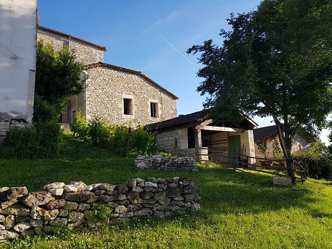 Gandoulès church and its hamlet