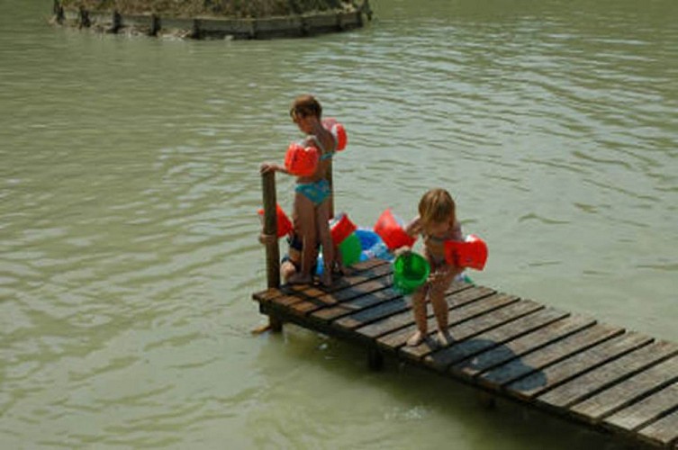 Campamento "Domaine des Merlanes"